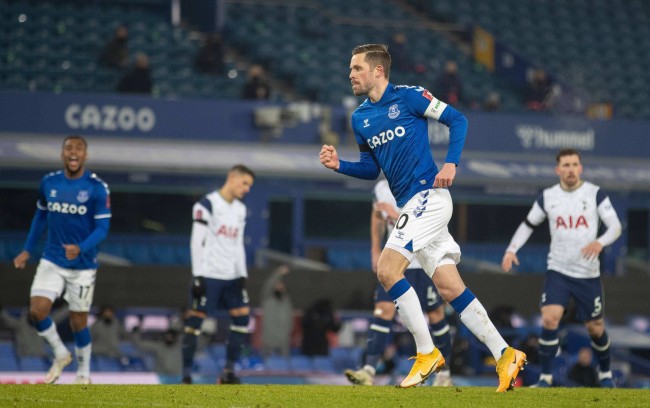 转会市场上 转会市场上